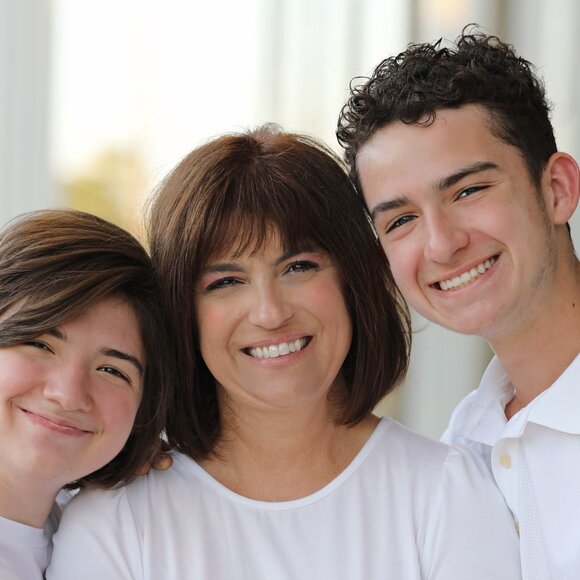 Meet your Posher, Samantha - Picture 1 of 2